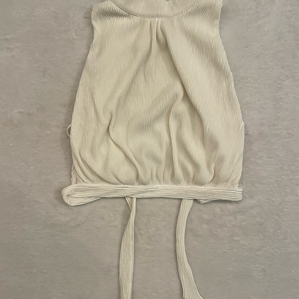 Timing Cream Textured Sleeveless Blouse